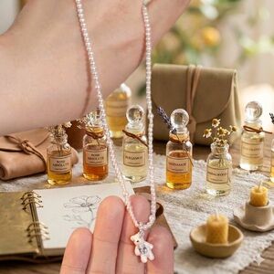 YVMIN PARADISE / MINI BEAR PEARL GRADIENT COLOR NECKLACE